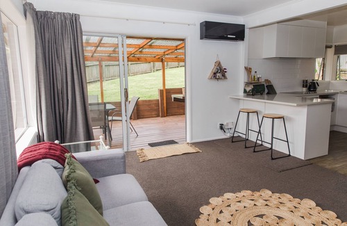 Glenfield House | Green Cosy Nature Retreat; A Home Away from Home