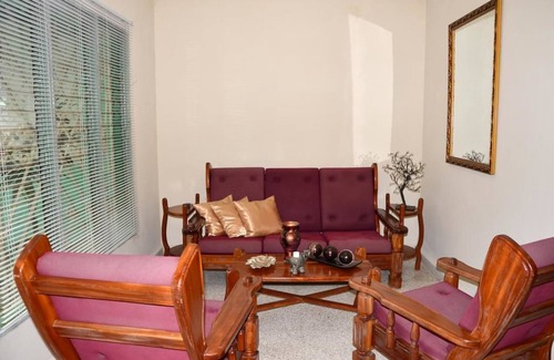 Cienfuegos House | Green Day