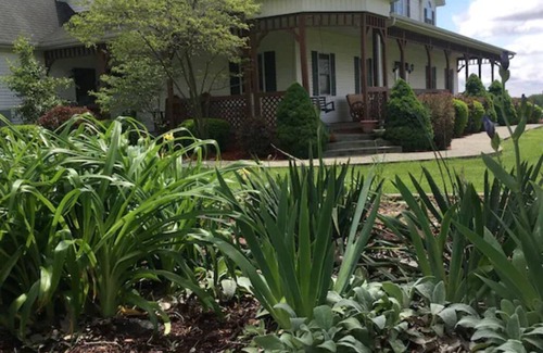 Odon House | Green Gables B&B sleeps 24, 6 bdrms 8 beds 5 1/2 baths 2-Full ktch din lvng rms