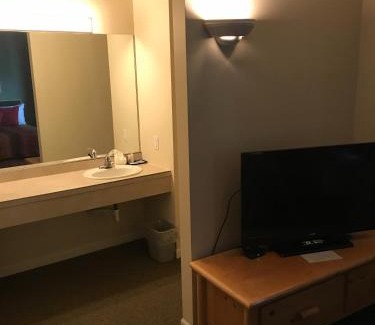 Cody Hotel | Green Gables Inn
