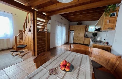 Gencsapati Apartment | Green Garden Apartman