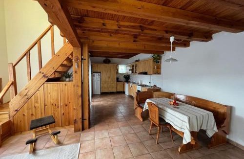 Gencsapati Apartment | Green Garden Apartman