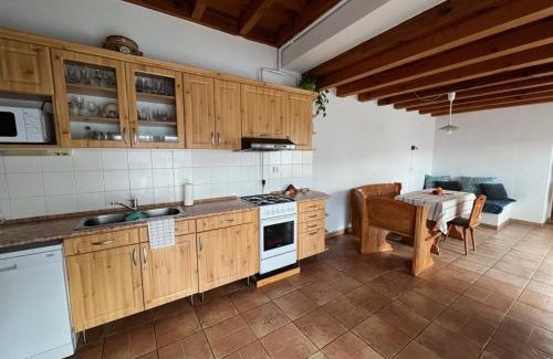 Gencsapati Apartment | Green Garden Apartman