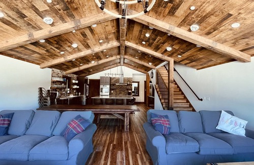 Hemlock Valley House | Green Giant B - Luxury mountain retreat 6 bedroom, ski in/out, 9 person hot tub