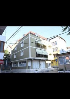 Pogradec Apartment | Green house