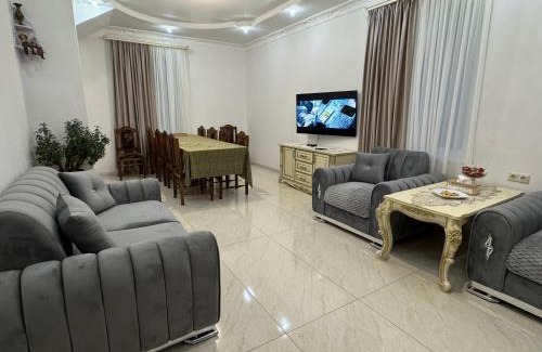 Dilijan Villa | Green House