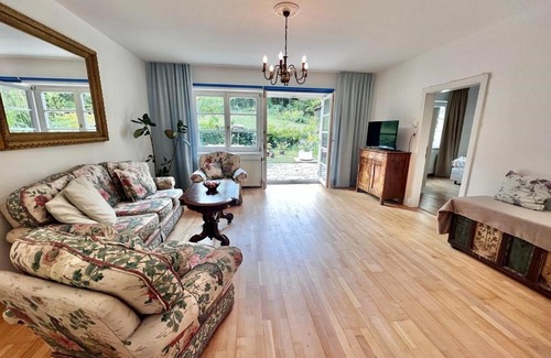 Siegenfeld House | Green House bei Baden