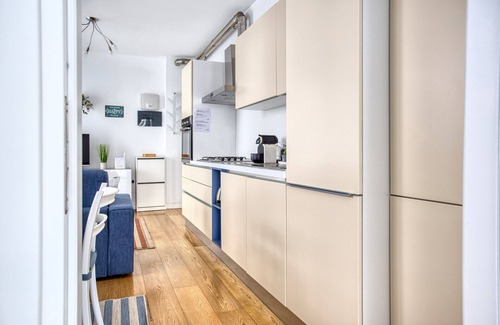 Bullona Apartment | Green Island near the Purple Line