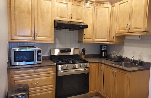 West Kelowna Estates House | Green Leaf 2 BDRM 1 BTH Suite w/Private Entryn