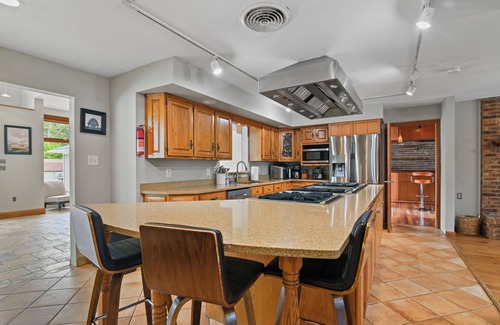 Blakeslee Villa | Green Majesty: Luxe Getaway — Your Private Paradise Awaits!