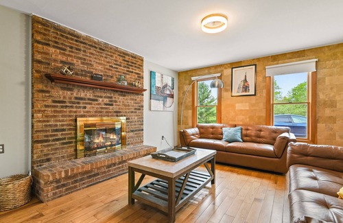 Blakeslee Villa | Green Majesty: Luxe Getaway — Your Private Paradise Awaits!