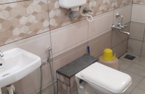 Maraiyur Hotel | Green Mount Residency