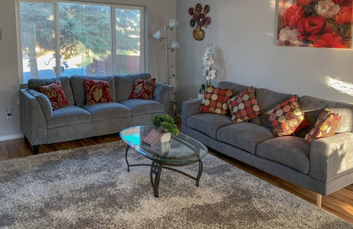 Abbott Loop House | Green Oasis Getaway in Lovely Quiet Neighborhood