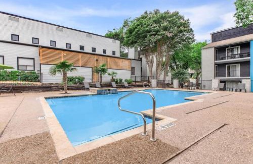 Medical Center District Apartment | Green Oasis Stylish 1BR Retreat near Medical Center