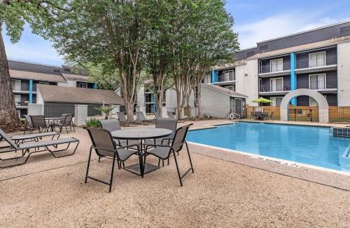Medical Center District Apartment | Green Oasis Stylish 1BR Retreat near Medical Center