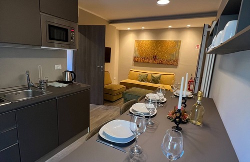 Aosta Apartment | Green Park Apartment - Blue Moon