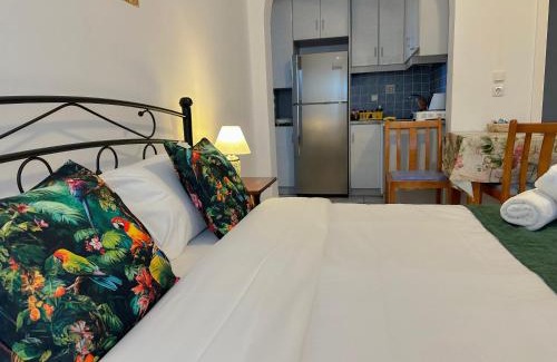 Kithira House | Green Parrot Apartments