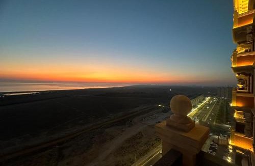 Aktau Apartment | Green Plaza Трехкомнатная