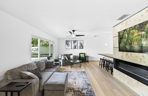 Walsingham House | Green Pool House Oasis with Hot Tub