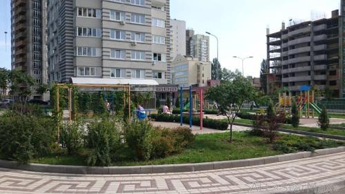 Dniprovs'kyi District Apartment | Green Stone