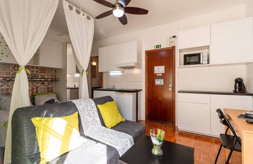 Peniche de Cima Apartment | Green studio, Private Balcony, 100 meters, 2 min by foot, of Peniche Beach