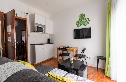 Peniche de Cima Apartment | Green studio, Private Balcony, 100 meters, 2 min by foot, of Peniche Beach
