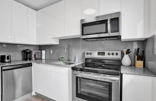 West Avenue Apartment | Green Suite 2BD/2 BA Miami Beach Lincoln Villa Free Parking
