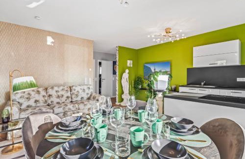 Schwarzlackenau Apartment | Green Suite - Whirlpool Garden - free parking - WiFi