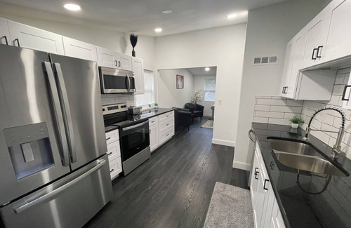 Commerce Township House | Greenlawn Clean/Cozy Ranch Home in Commerce