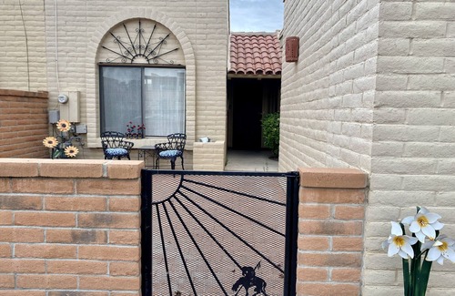 Desert Hills IV House | Green Valley Casita - View !
