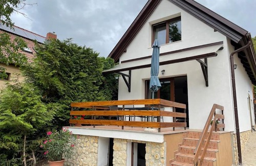 Veszprem House | Green Valley Vendégház a Betekints-völgyben
