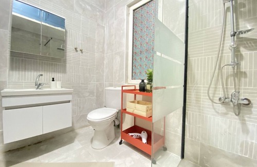 Gumussuyu Mahallesi Apartment | Greenery Apartment with Balcony Near Taksim