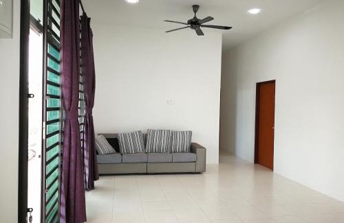 Kuantan House | Greenery Garden Concept Homestay