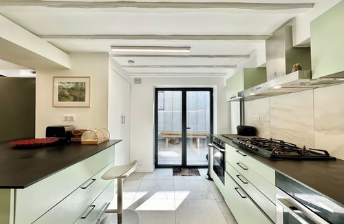 Bagneux House | Greenery House near Paris