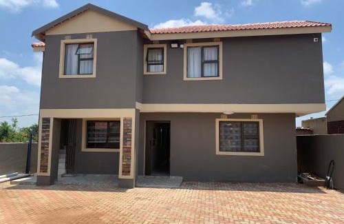 Katlehong House | Greenfield Guesthouse