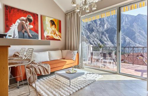 Orahovac Apartment | GreenHill Scenic Apartment