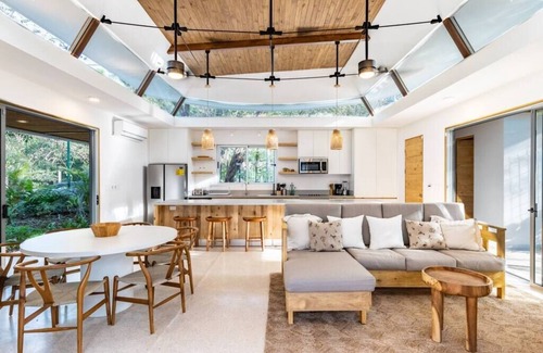 Playa Guiones Villa | GREENHOUSE1&2 – 2 ADJOINING BEACHSIDE HOMES - 7 BEDROOM COMPLEX