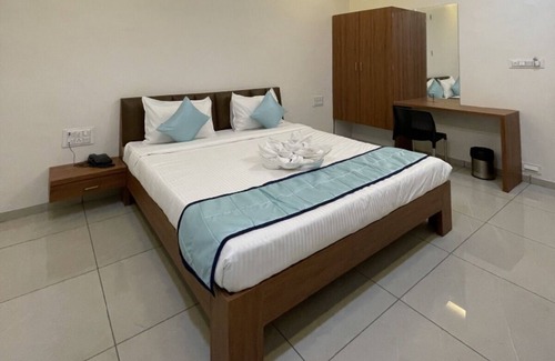 Halol Hotel | Greenland Resort