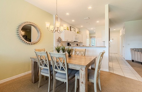 Naples Condo | Greenlinks/Lely Condo-2nd floor 200 bldg. with lake view, den w/TV/sleeper sofa & office/work space