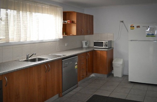 Lake Wangary House | Greenly Sunset is a great budget holiday shack