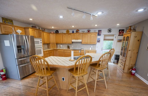 Laurel Fork Ski Chalet | Greenside Cottage