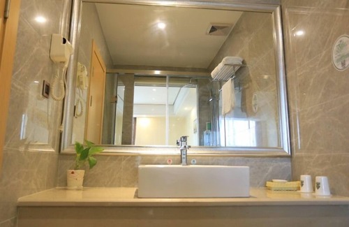 Nanhai Hotel | GreenTree Alliance Foshan West Station Luowu Road Hotel