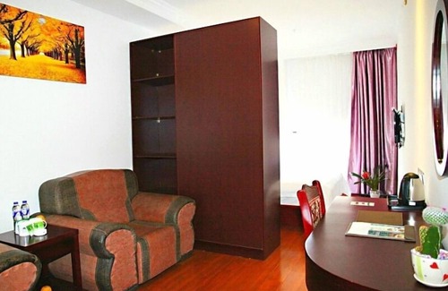 Zhangjiagang Hotel | GreenTree Inn Suzhou Zhangjiagang Daxin Town Pingbei Road Express Hotel