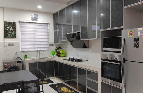 Pasir Gudang House | Greenway Guestroom