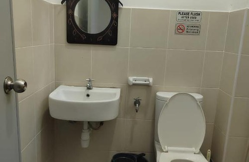 Pasir Gudang House | Greenway Guestroom