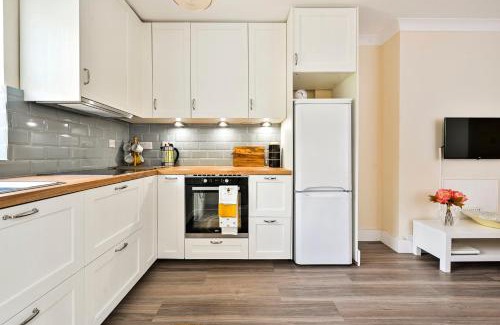 Charlton Apartment | Greenwich Holiday Home