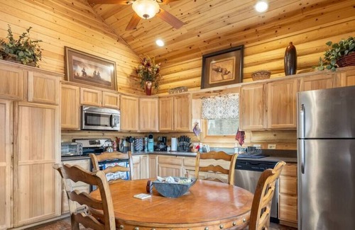 Greer Cabin | Greer Eagle's Perch Cabin (Cabin 166)