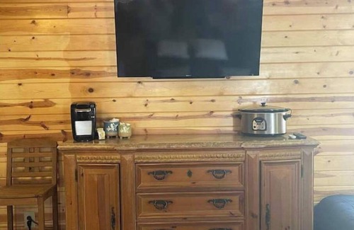 Edgemont Apartment | Greers Ferry Lake Front Studio