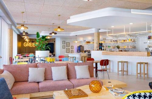 Salon-de-Provence Hotel | greet hotel Salon de Provence