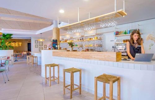 Salon-de-Provence Hotel | greet hotel Salon de Provence
